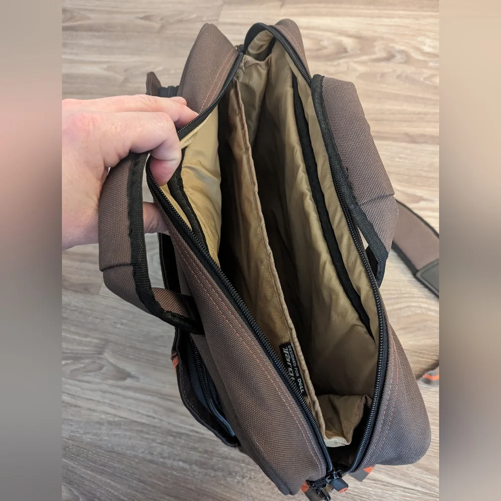 Targus laptop messenger bag